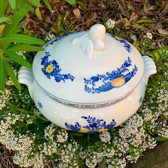 Vista Alegre Viana porcelain tureen